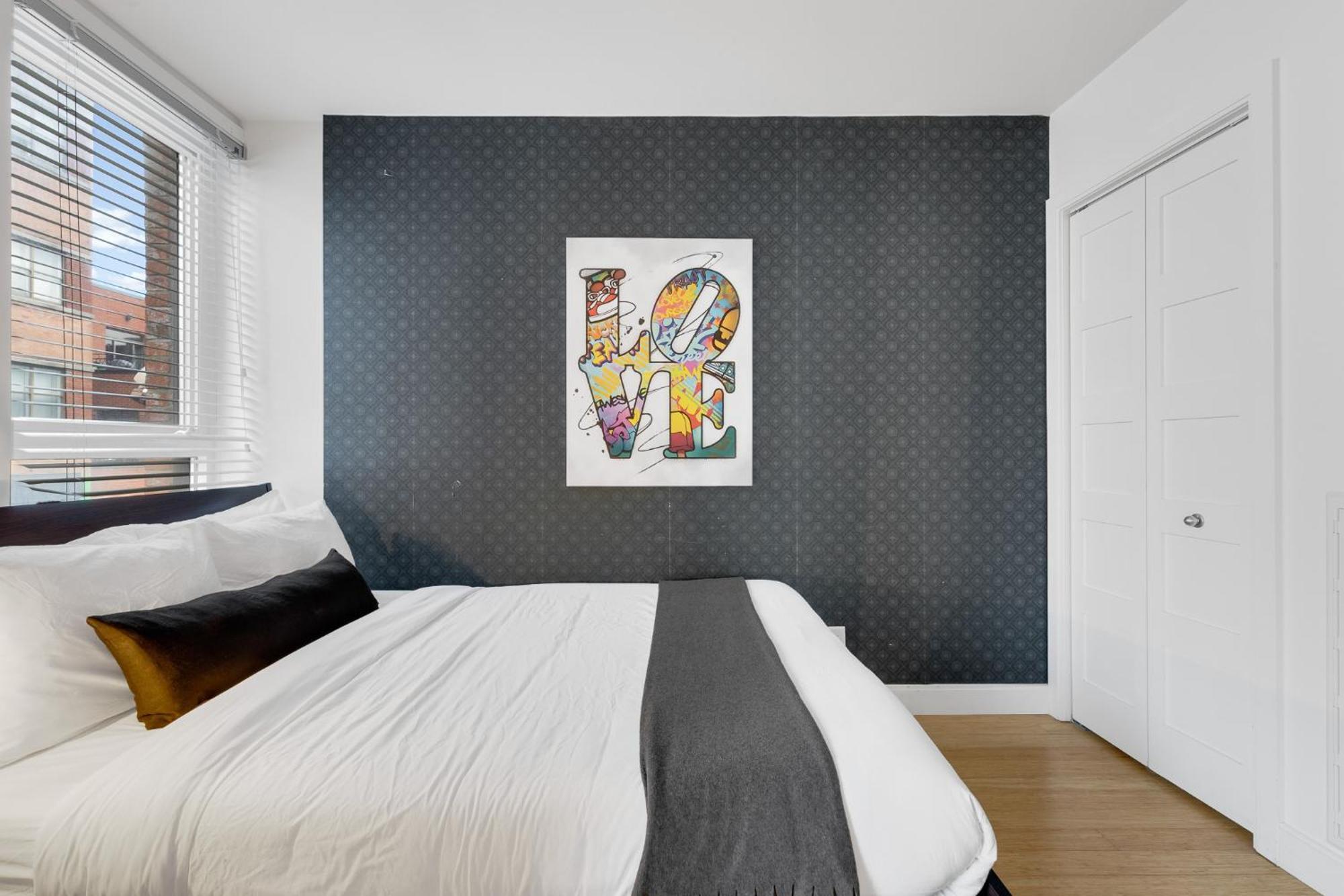 Liv Mtl Main Aparthotel Montreal Exterior photo