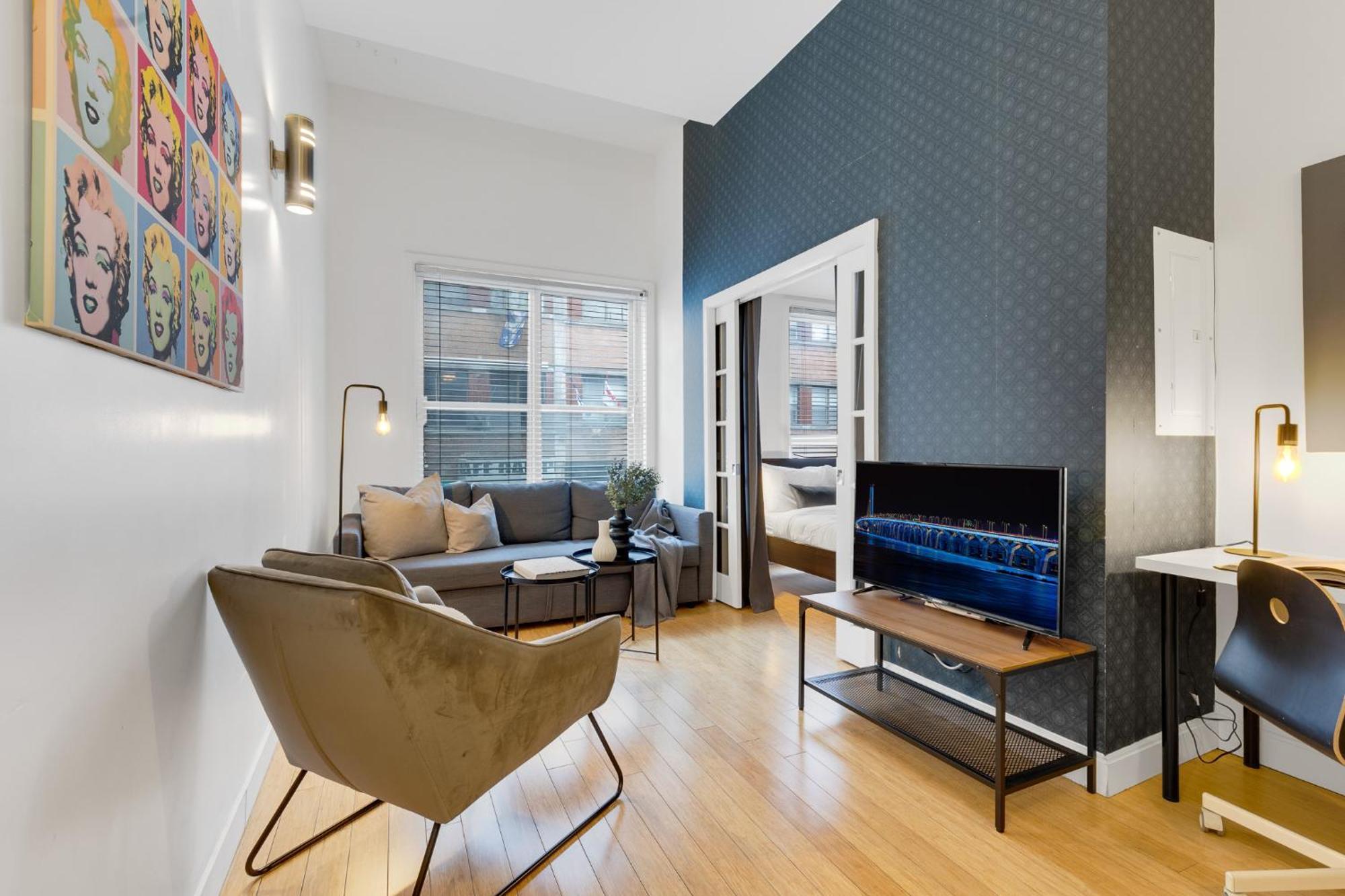 Liv Mtl Main Aparthotel Montreal Exterior photo
