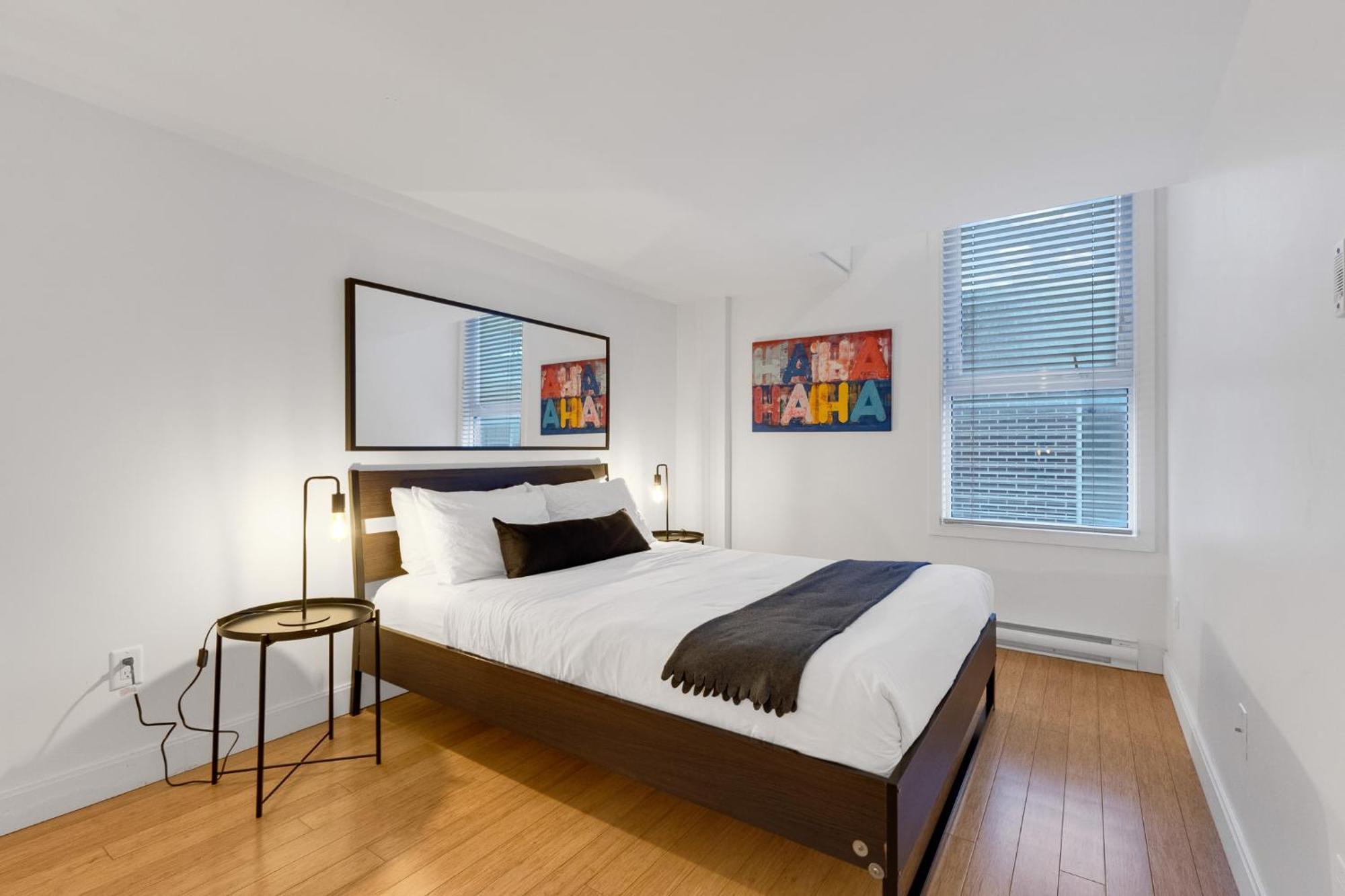 Liv Mtl Main Aparthotel Montreal Exterior photo