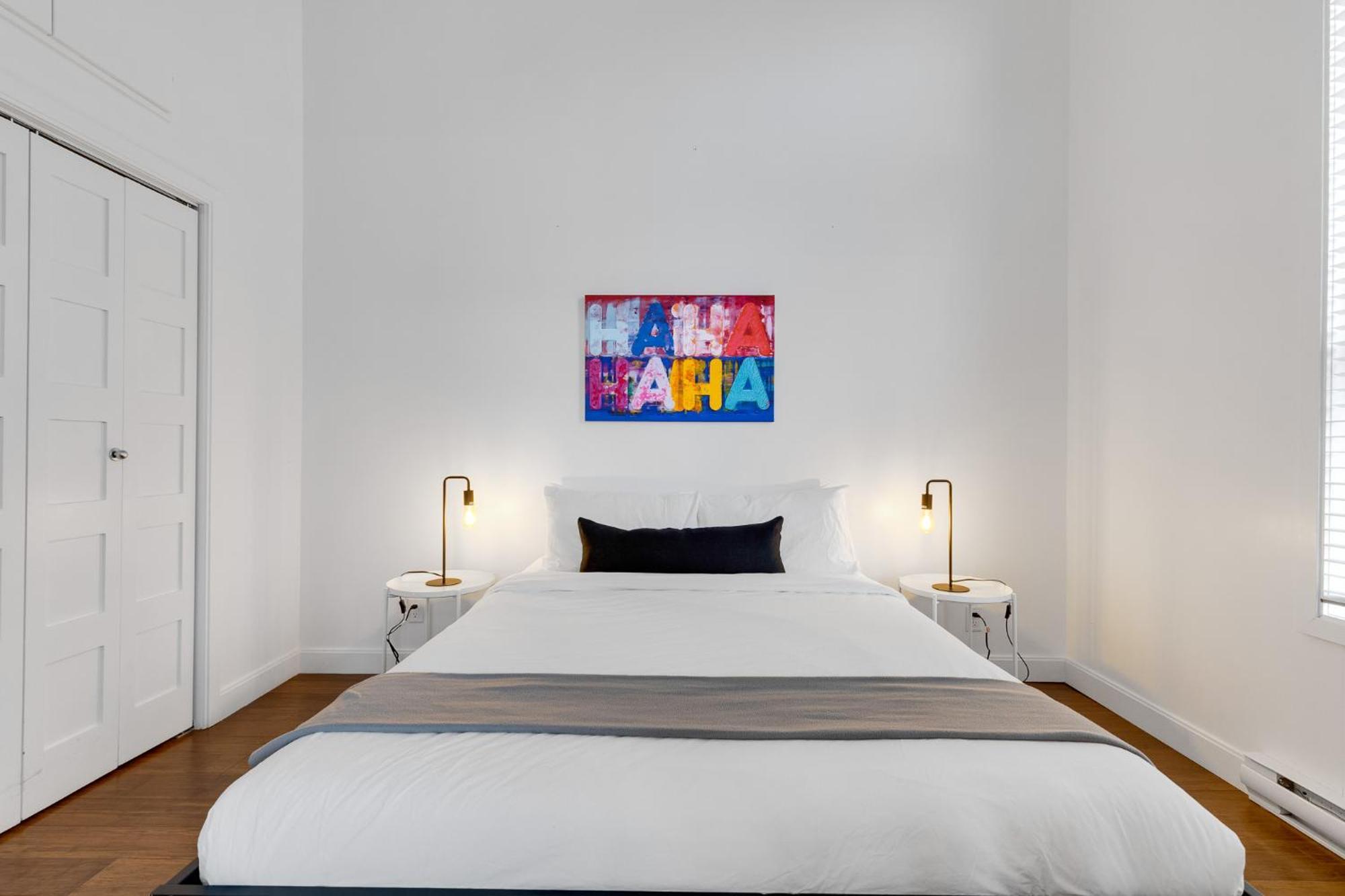 Liv Mtl Main Aparthotel Montreal Exterior photo