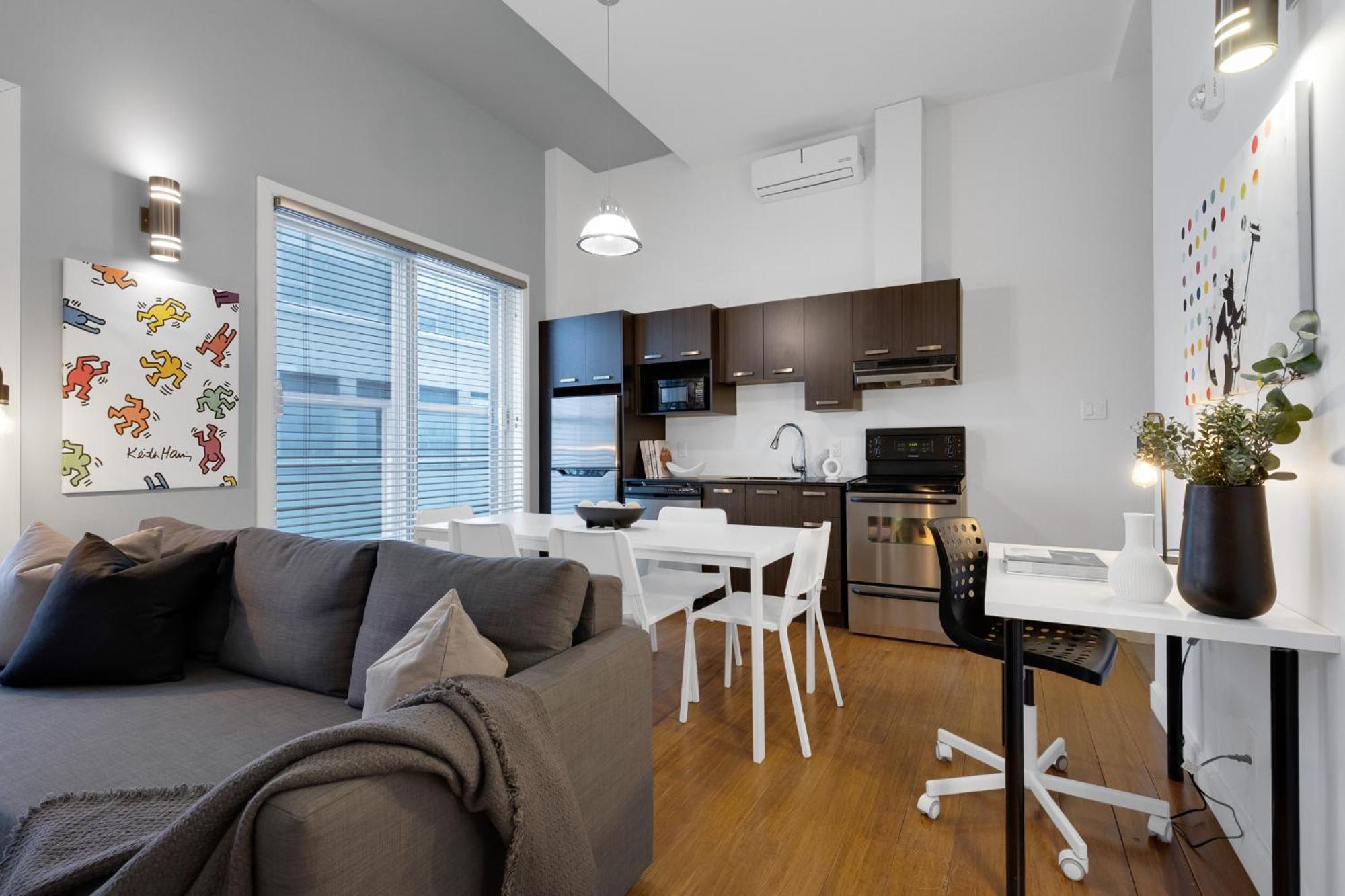 Liv Mtl Main Aparthotel Montreal Exterior photo